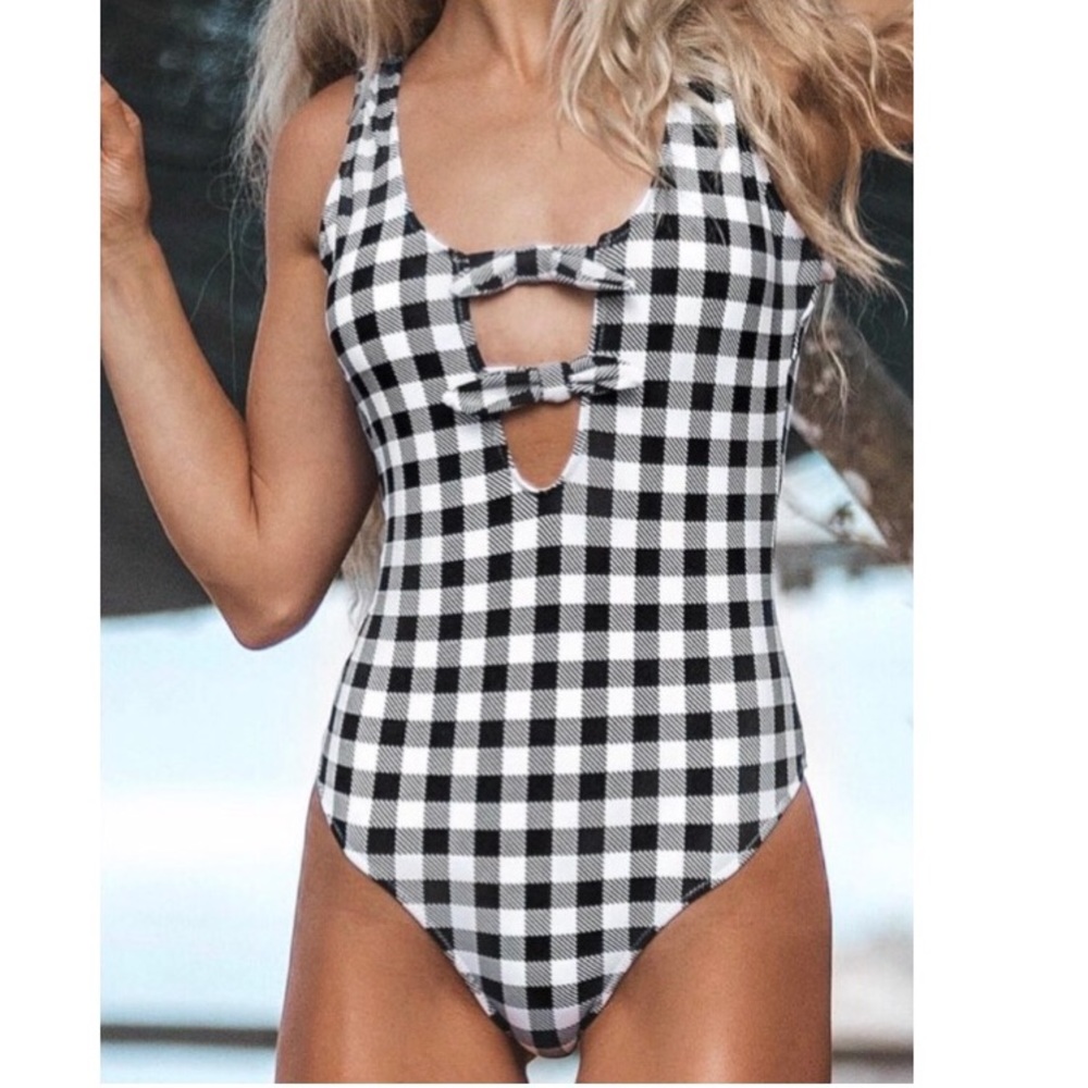 Cupshe Checkered One-piece Swimsuit
